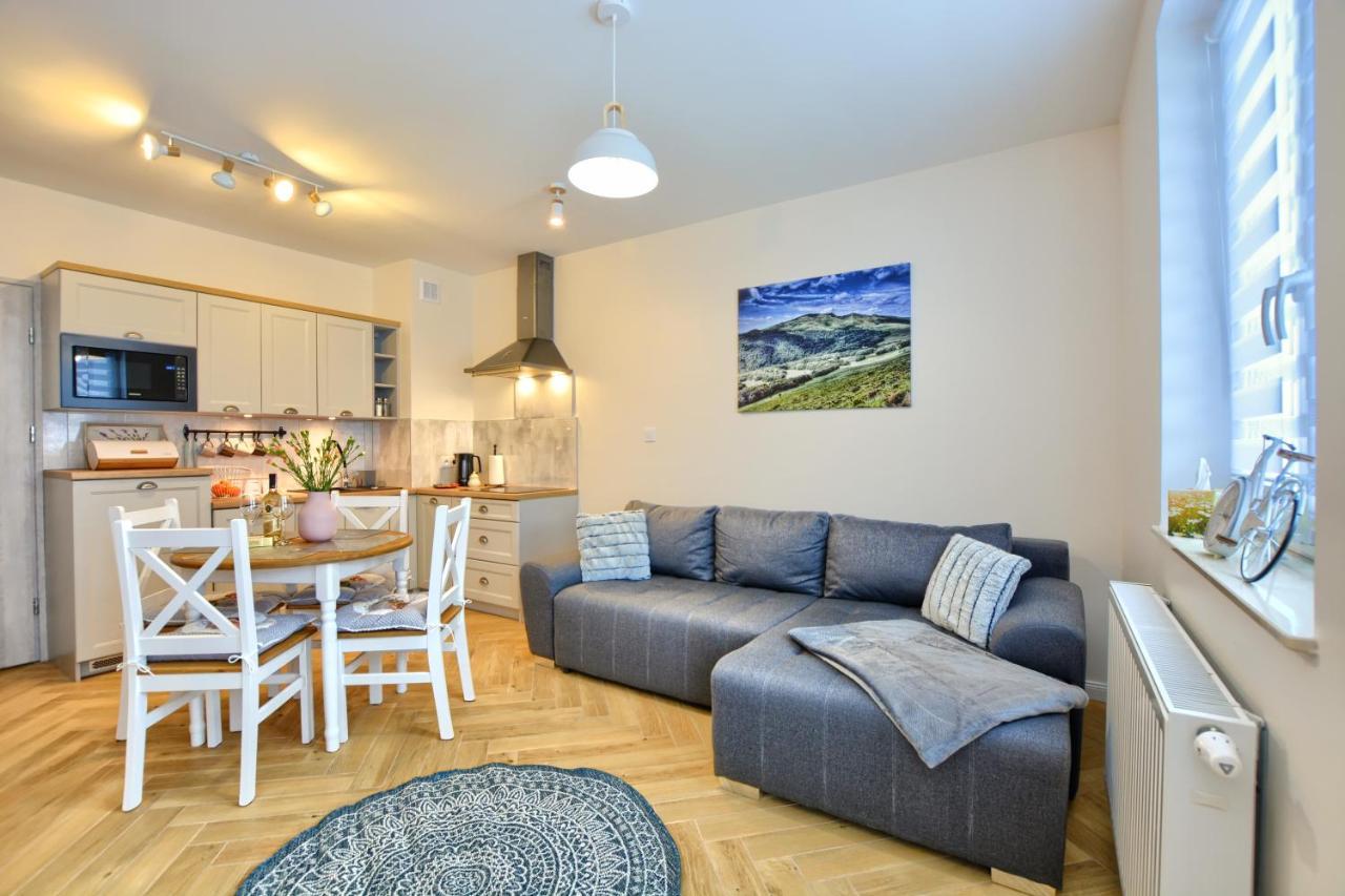 Retro Bieszczady Apartment Ustrzyki Dolne Bagian luar foto