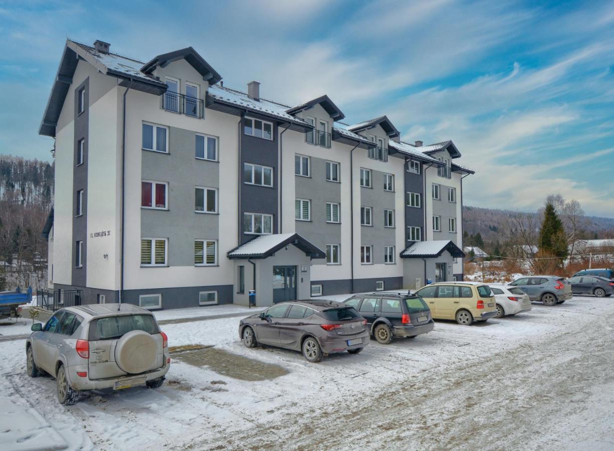 Retro Bieszczady Apartment Ustrzyki Dolne Bagian luar foto
